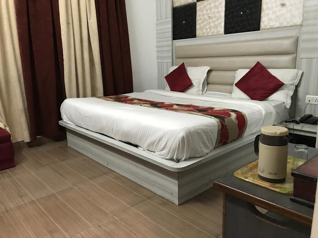 Hotel Katra Residency Eksteriør billede